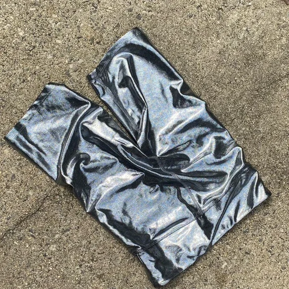 Gorgeous Heroine Sport Marvel Metallic Shimmering Platinum Silver Biker Shorts M - Picture 5 of 5